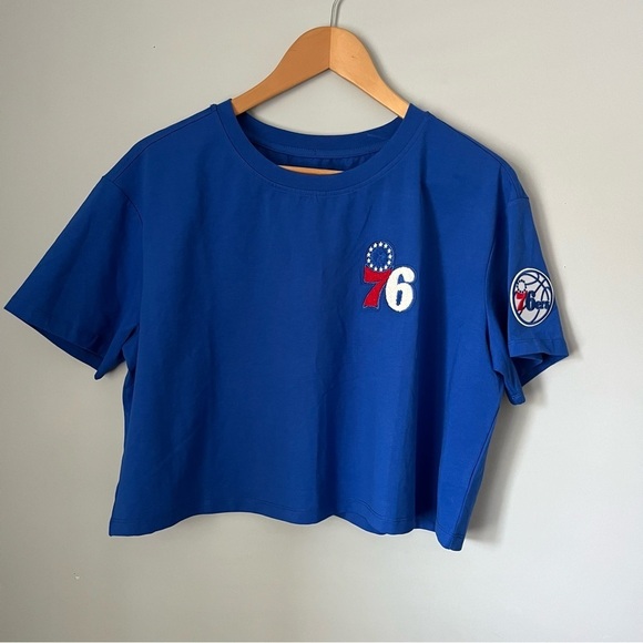 Pro Standard NBA Philadelphia 76ERS Classic Boxy Crop Tee Size Medium NWT - Picture 4 of 16
